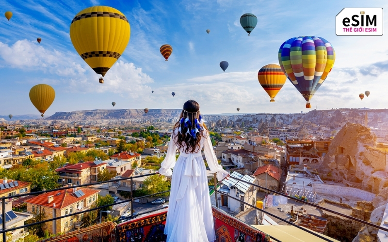 Chiêm ngưỡng bình minh tuyệt đẹp từ khinh khí cầu giữa khung cảnh kỳ vĩ của Cappadocia